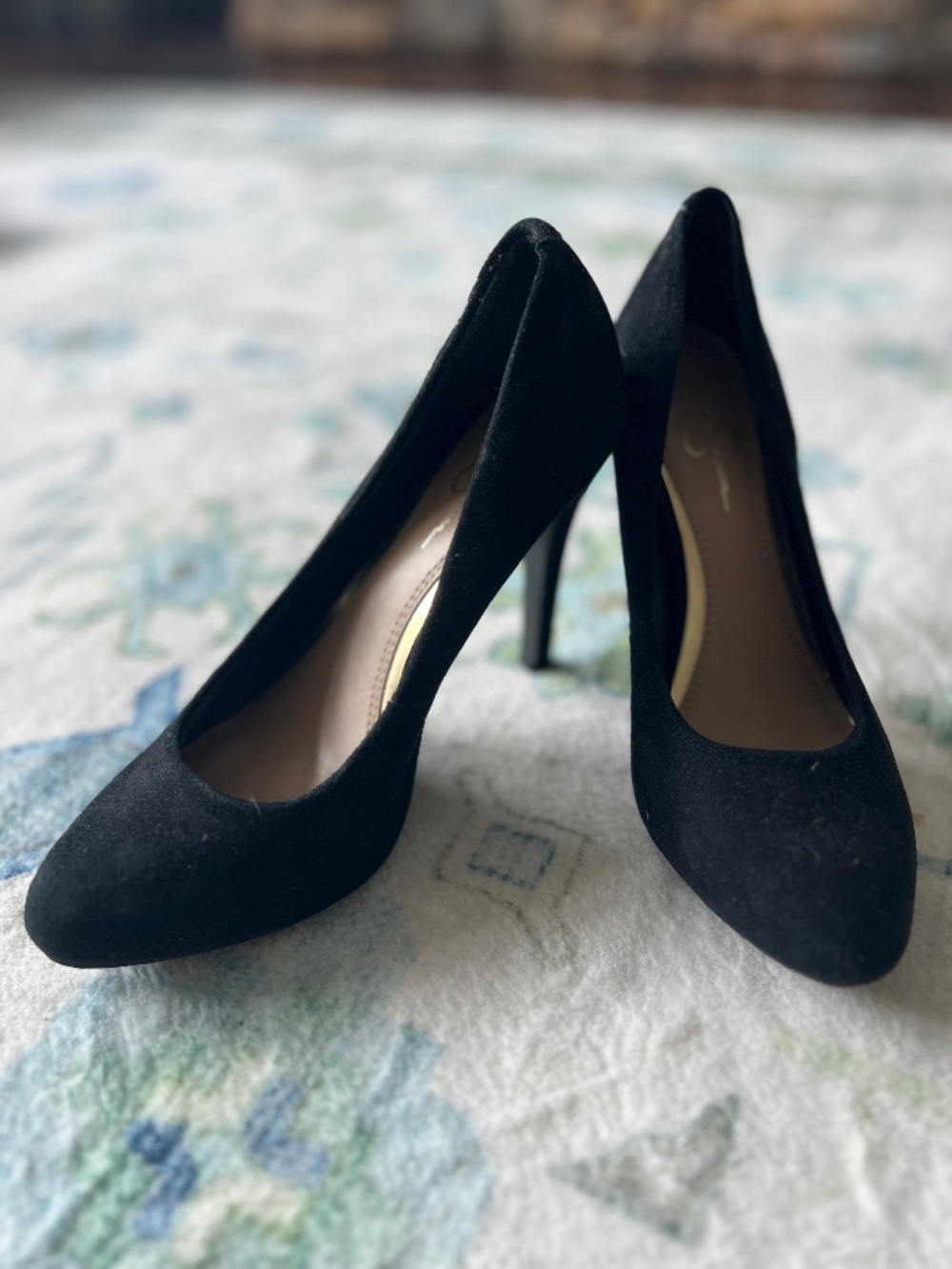 Jessica Simpson suede pumps
